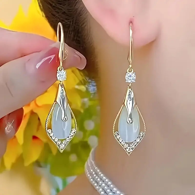 Women's Elegant Geometric Rhombus Earrings - Tear-drop teardrop Shape
