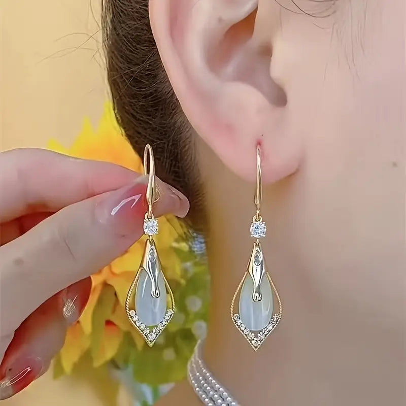 Women's Elegant Geometric Rhombus Earrings - Tear-drop teardrop Shape