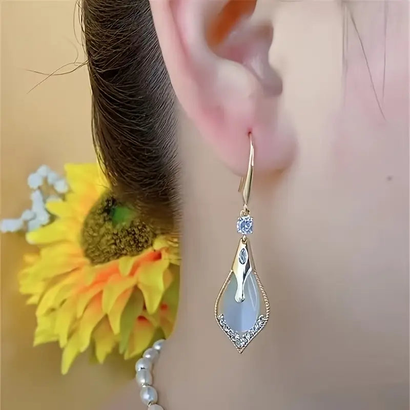 Women's Elegant Geometric Rhombus Earrings - Tear-drop teardrop Shape