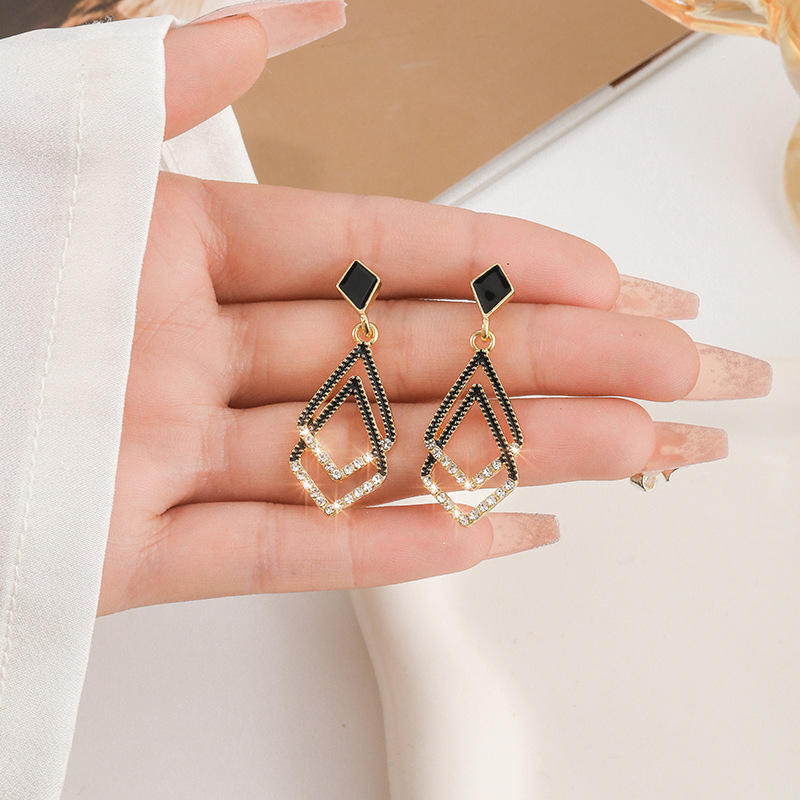 Silver Needle Diamond Light Luxury Earrings Full of Diamond Geometric Blocks Minimalist Temperament Mesh Red Earrings