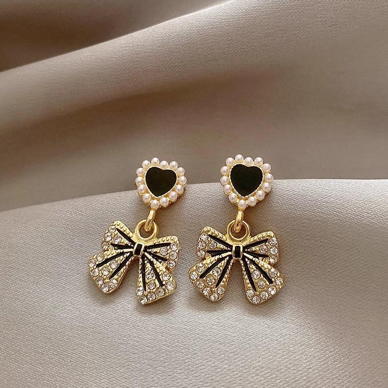 Love Pearl Bow Stud Earrings High-end Earrings