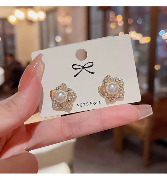 Trendy Korean Style Vintage Elegant Flower Stud Earrings