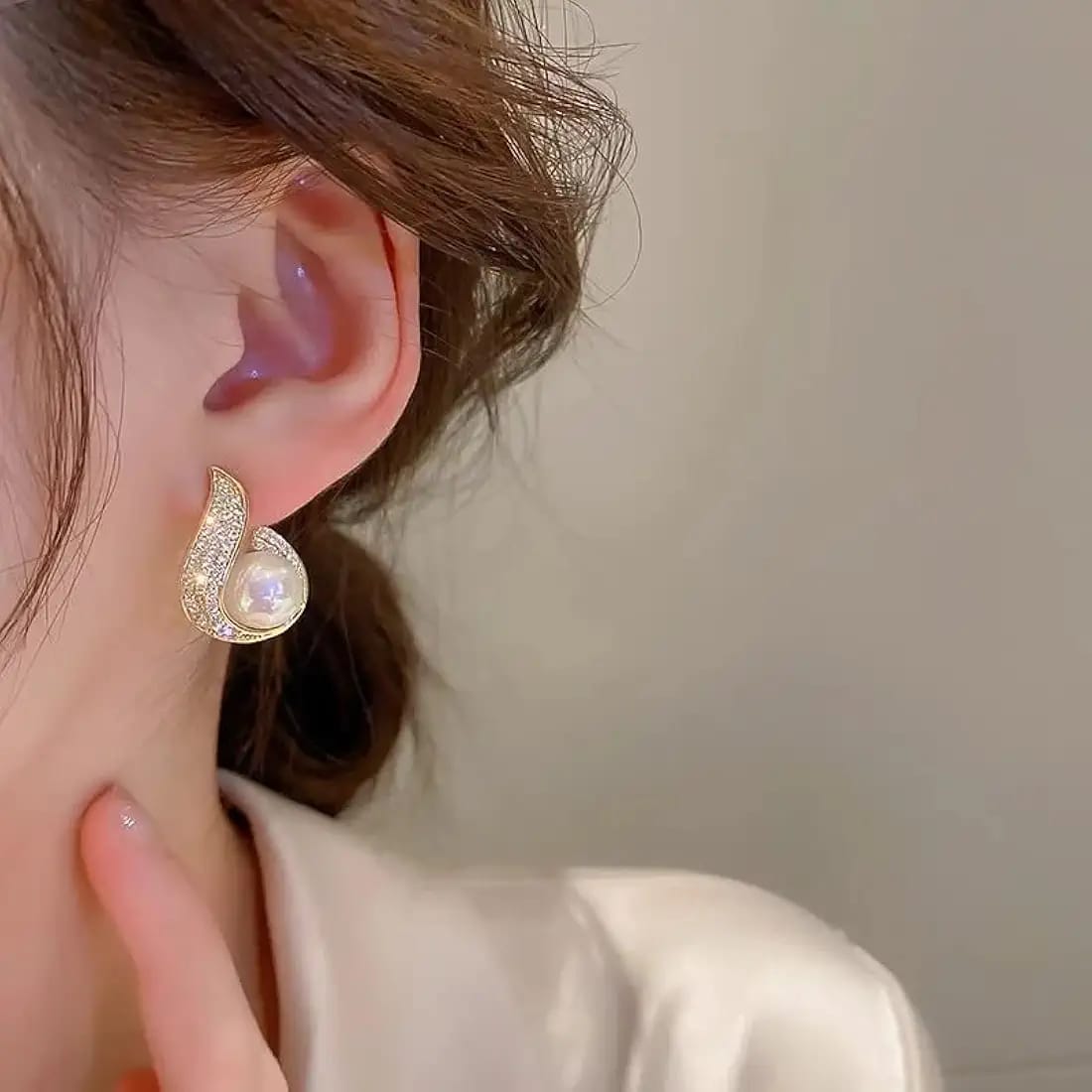 Korean Ear Studs / stylish & Fashionable Accessorise Jewellery For Girl