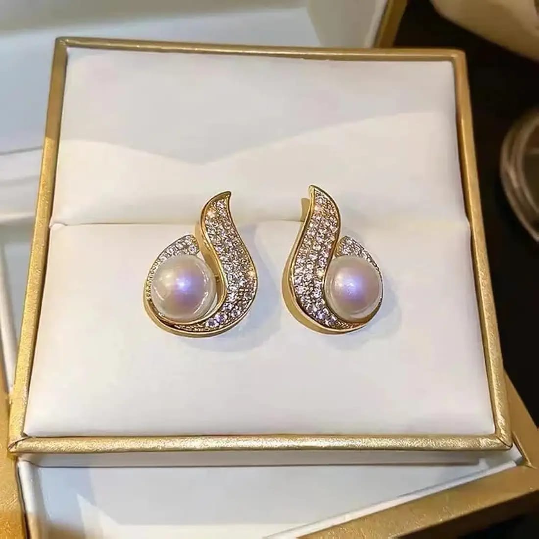 Korean Ear Studs / stylish & Fashionable Accessorise Jewellery For Girl