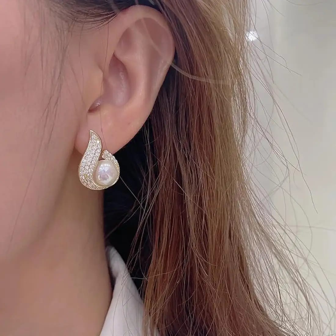 Korean Ear Studs / stylish & Fashionable Accessorise Jewellery For Girl