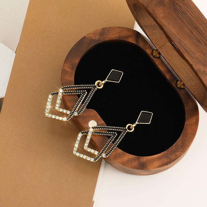Silver Needle Diamond Light Luxury Earrings Full of Diamond Geometric Blocks Minimalist Temperament Mesh Red Earrings