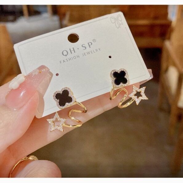 Black star joy Korean earring